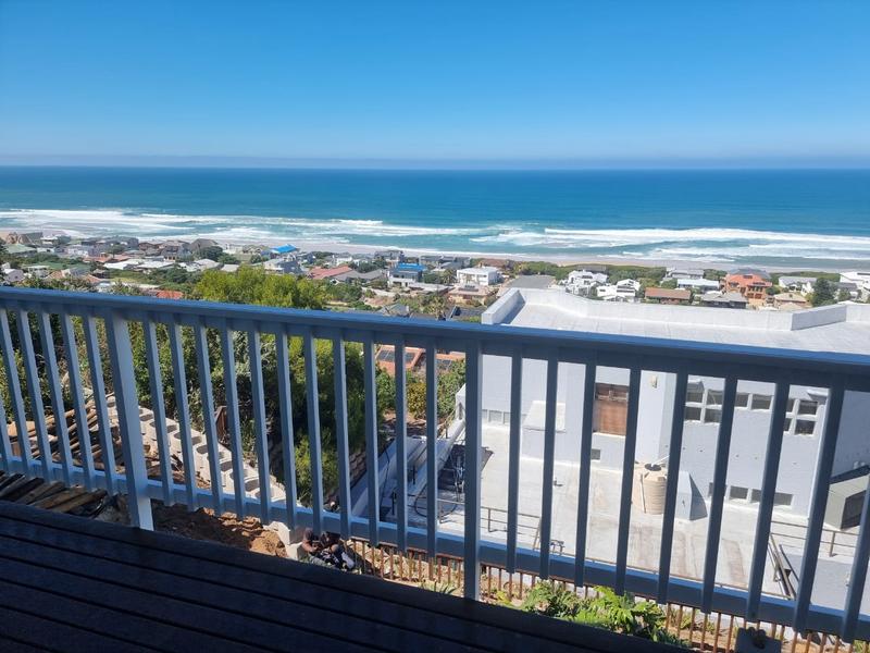 To Let 6 Bedroom Property for Rent in Outeniqua Strand Western Cape
